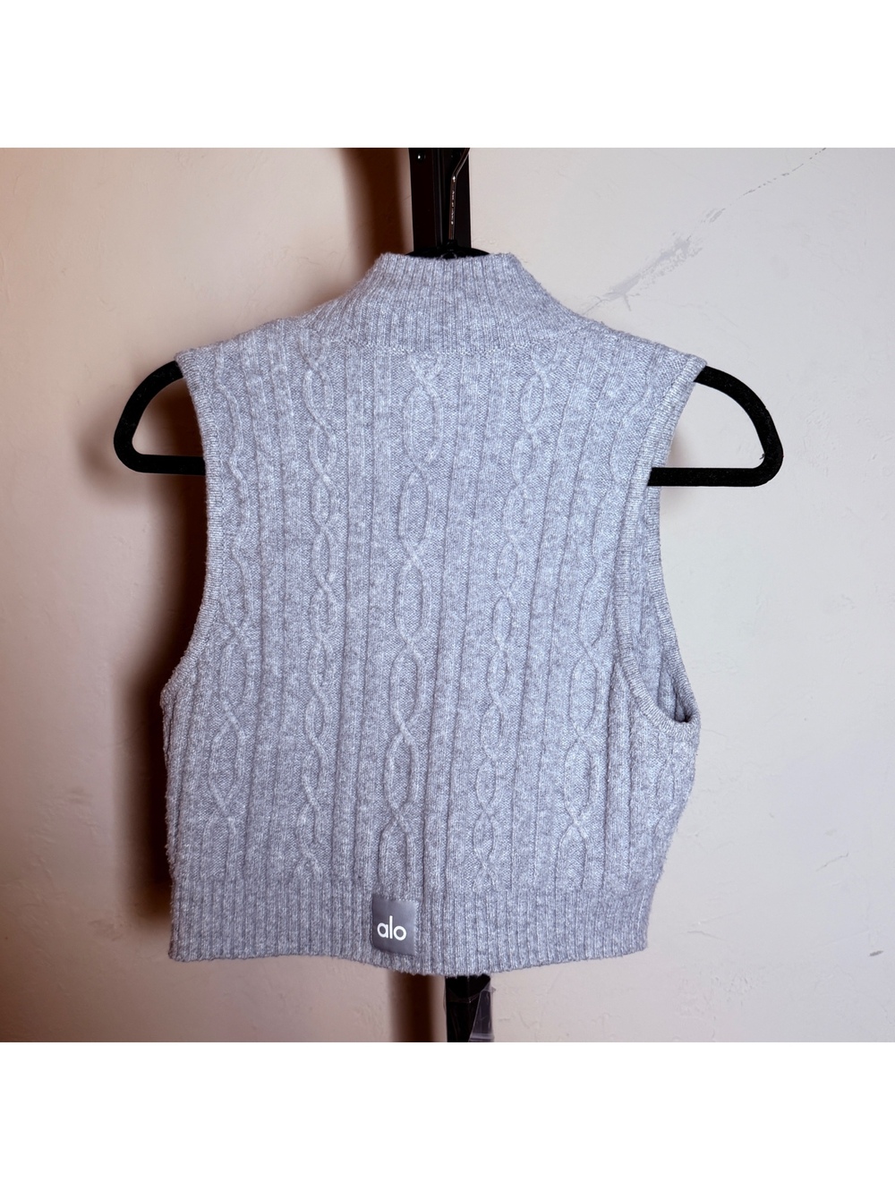 Alo Light Gray Cable Knit Sleeveless Sweater Vest, Size M